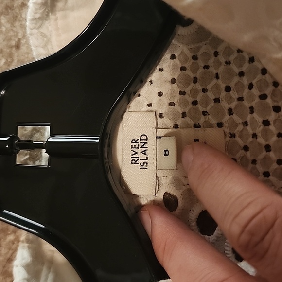 RIVER ISLAND WHITE LONG SLEEVE PEARL BUTTON BRODERIE DRESS Size 8 - Picture 8 of 9